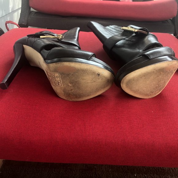 Michael Kors Ankle Boots (Black, like new) size 7 - Picture 5 of 5